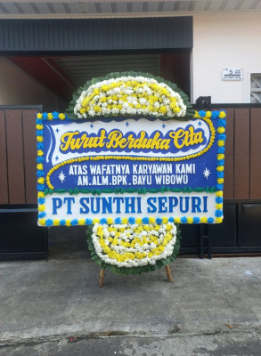 Papan Bunga Duka di Kampung Melayu